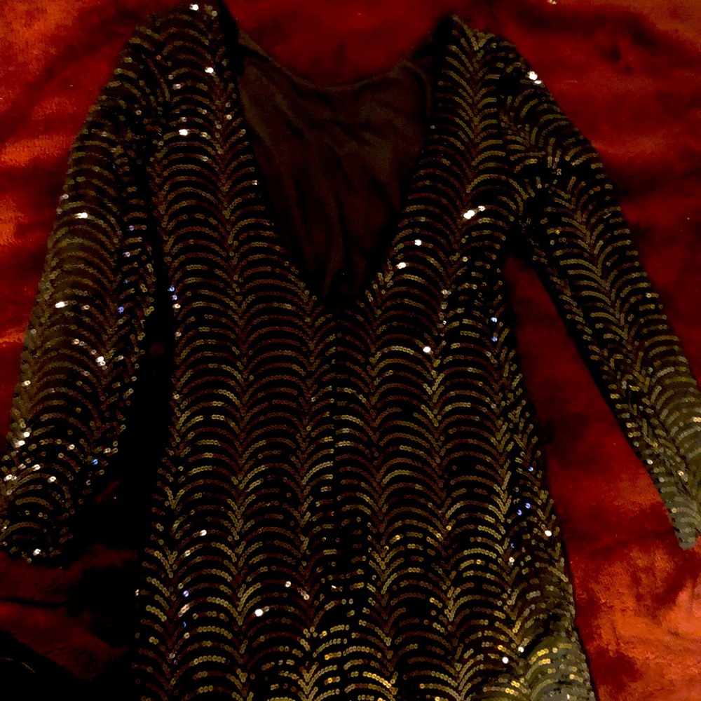Back SEQUIN dress! Above knee!  Brand- Backstage Size - M only worn once!